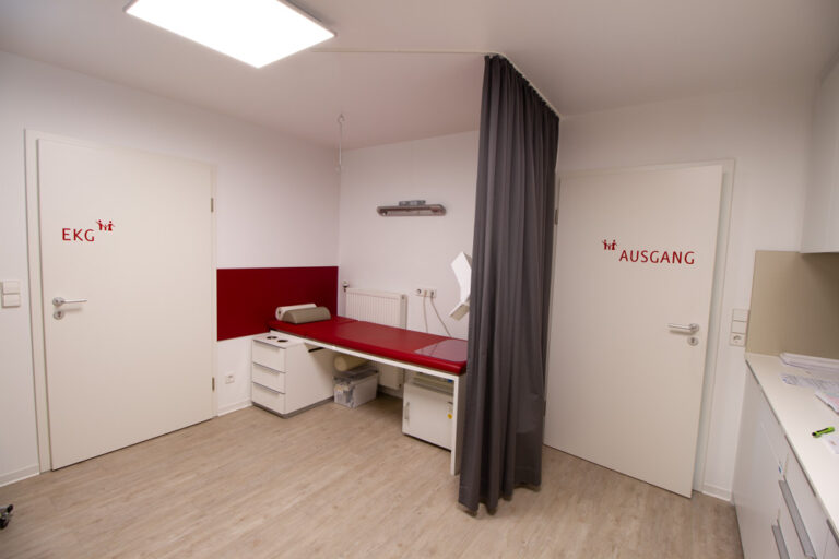 Behandlungsraum Hausarztpraxis EG